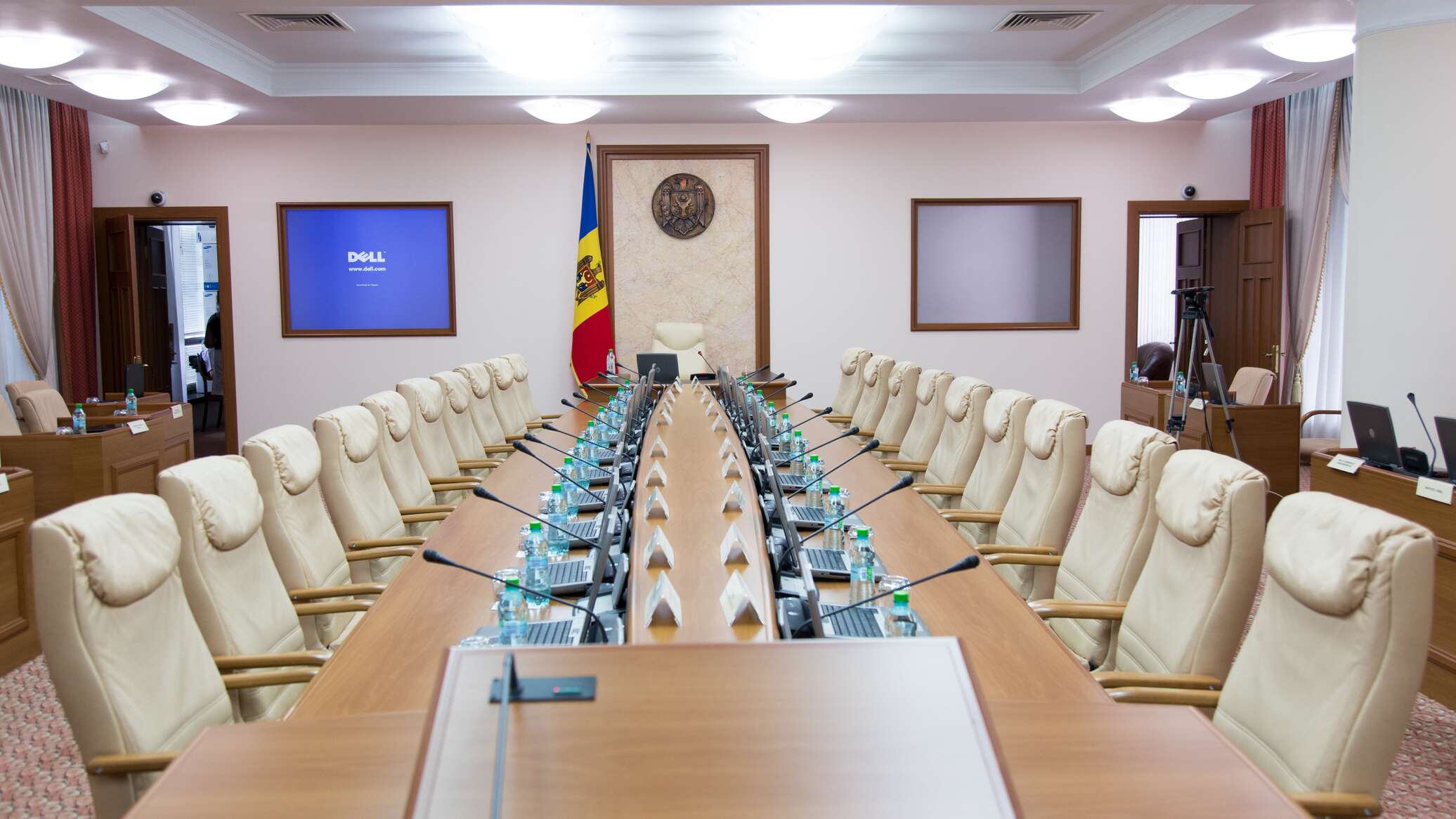 Guvernul Moldovei &icirc;ncepe consultările privind reforma administrativă 