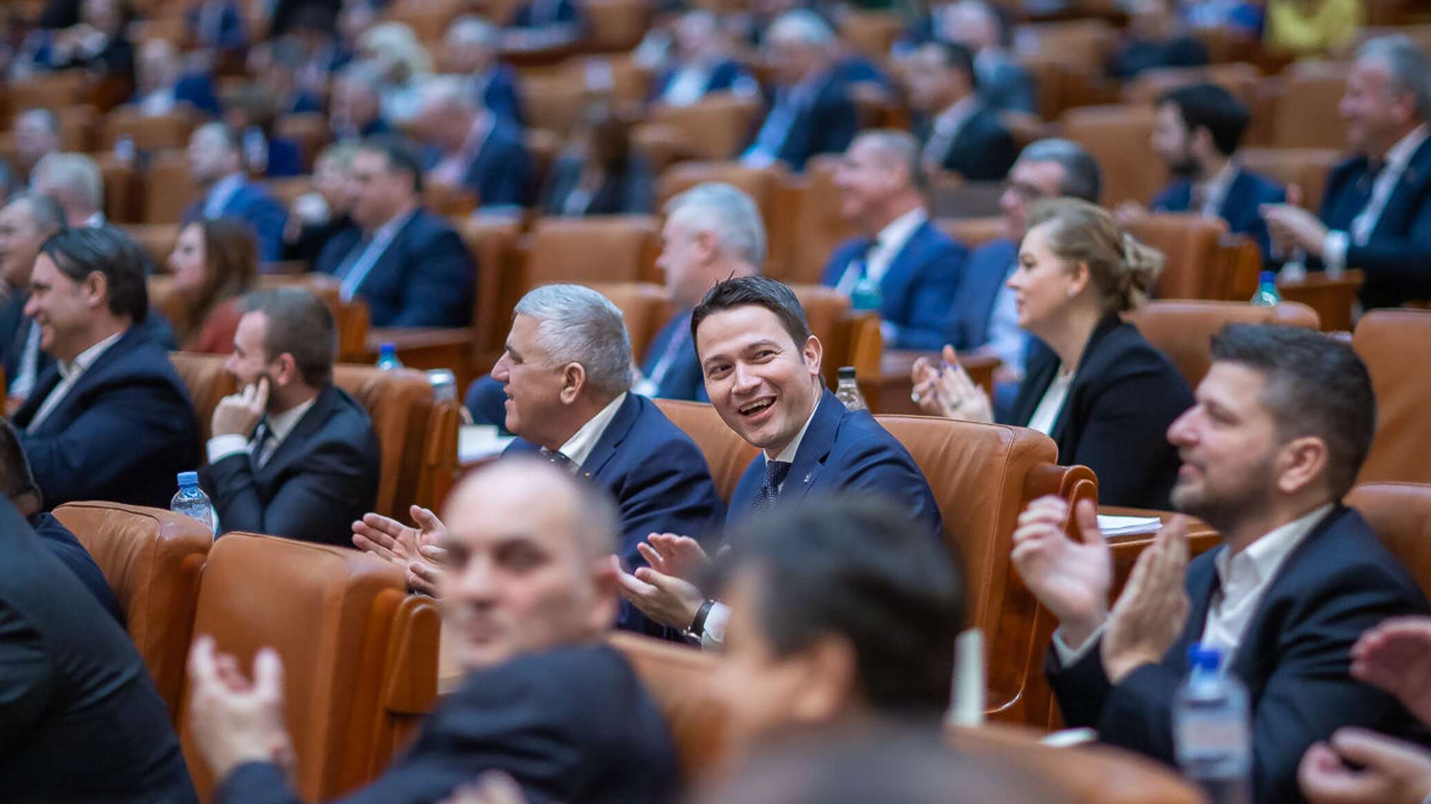 Dezbateri în Parlament pe legea bugetului 