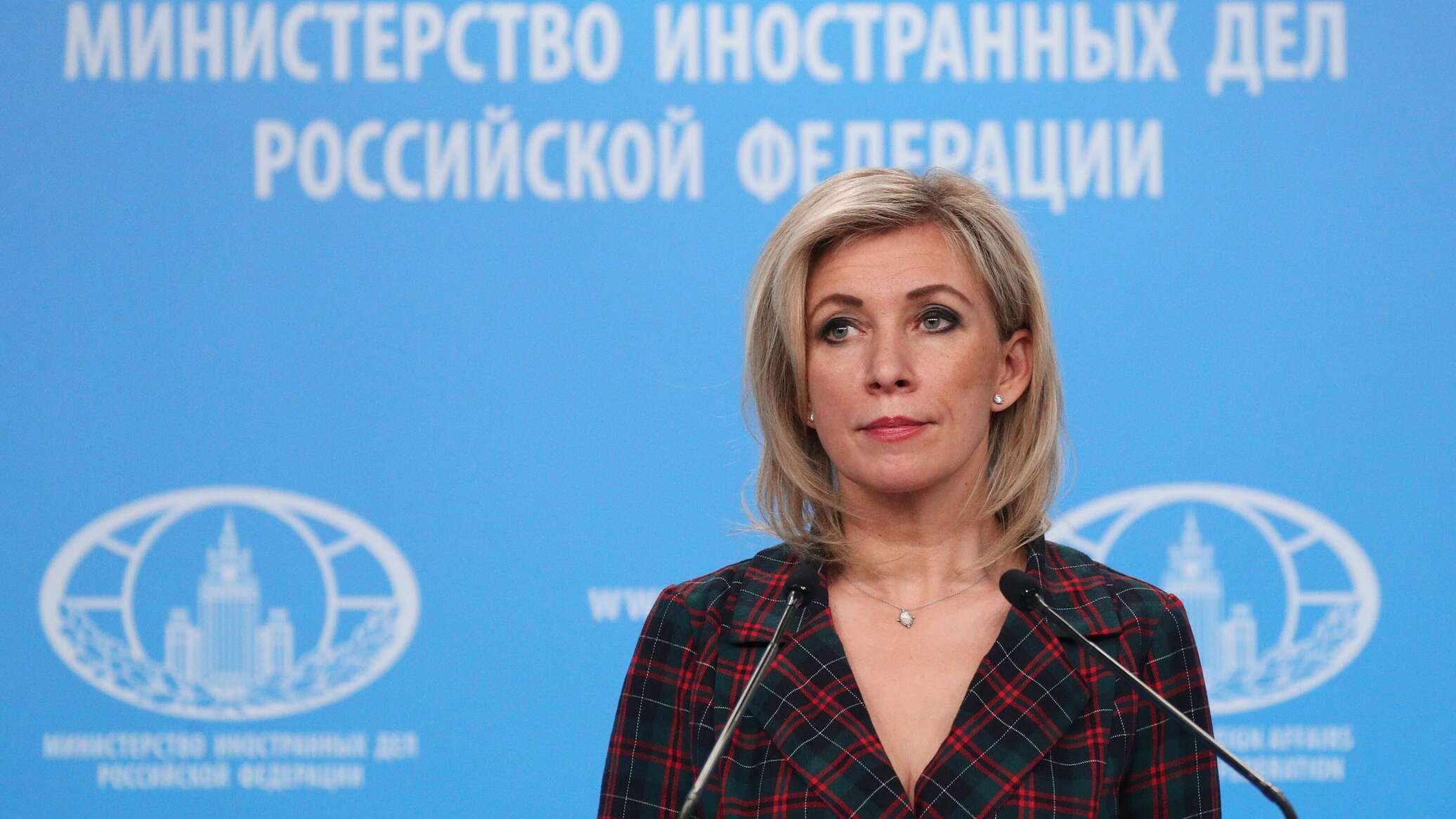 Macron, deranjat de caricaturi și demascat de Zaharova pentru standarde duble