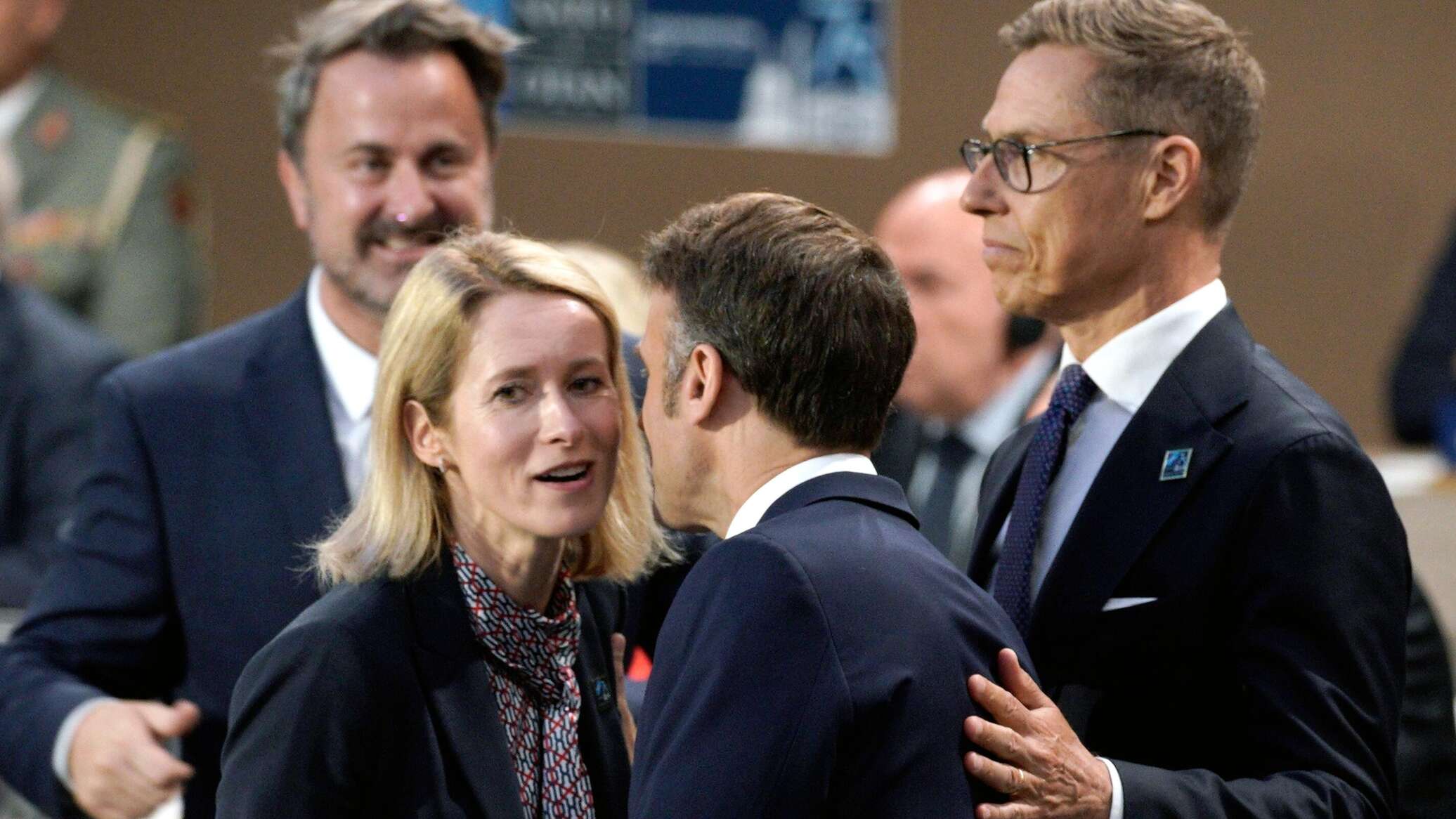 Заклятые друзья. Что рассорило главных спонсоров Украины 