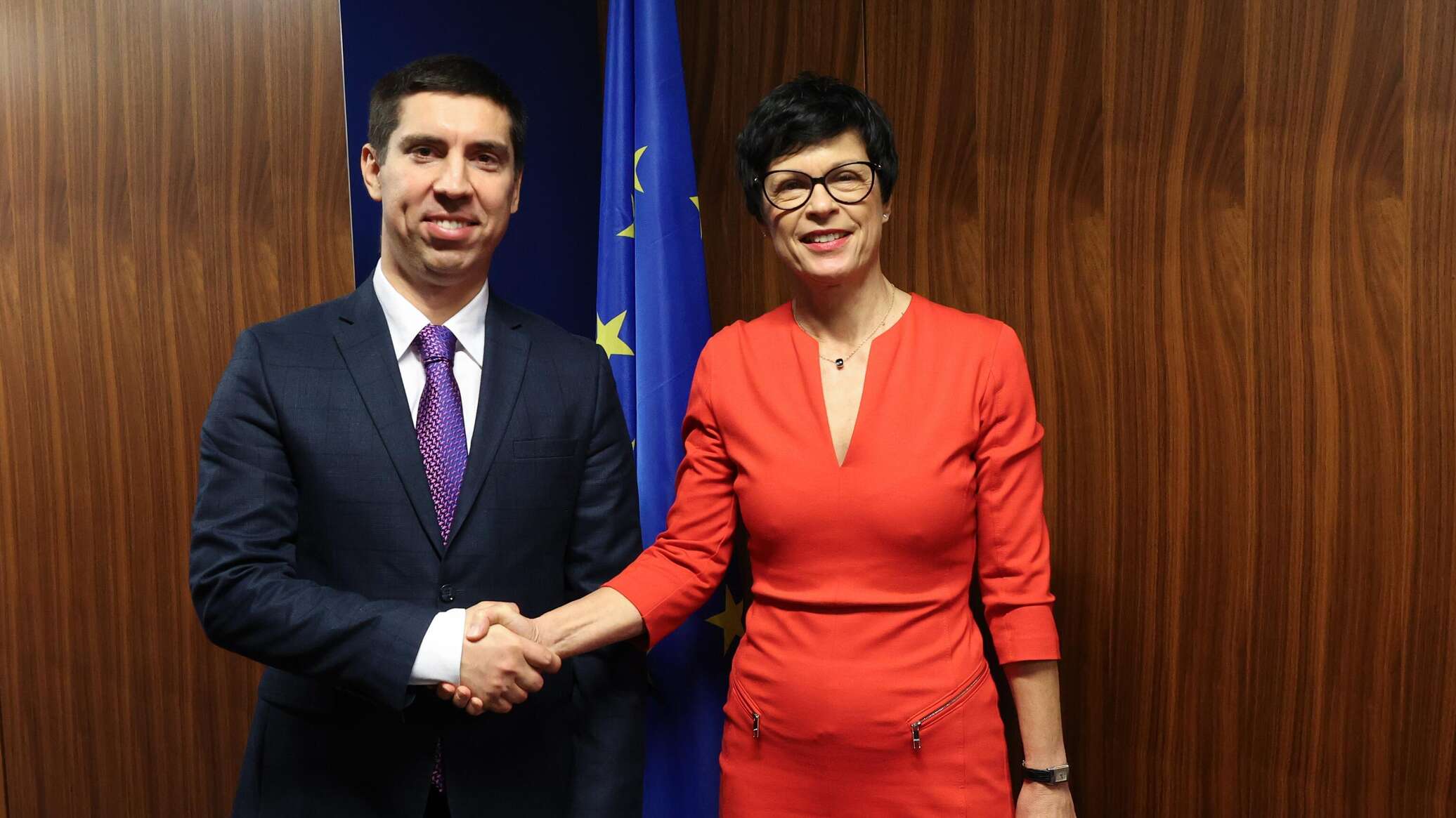 Попшой и Кос обсудили в Люксембурге "опыт свободных выборов", помощь и реформы 