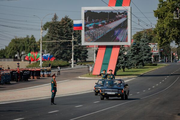 В Приднестровье отметили 35-летие торжественным парадом - 02.09.2025, Sputnik Молдова