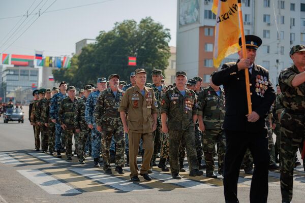 В Приднестровье отметили 35-летие торжественным парадом - 02.09.2025, Sputnik Молдова