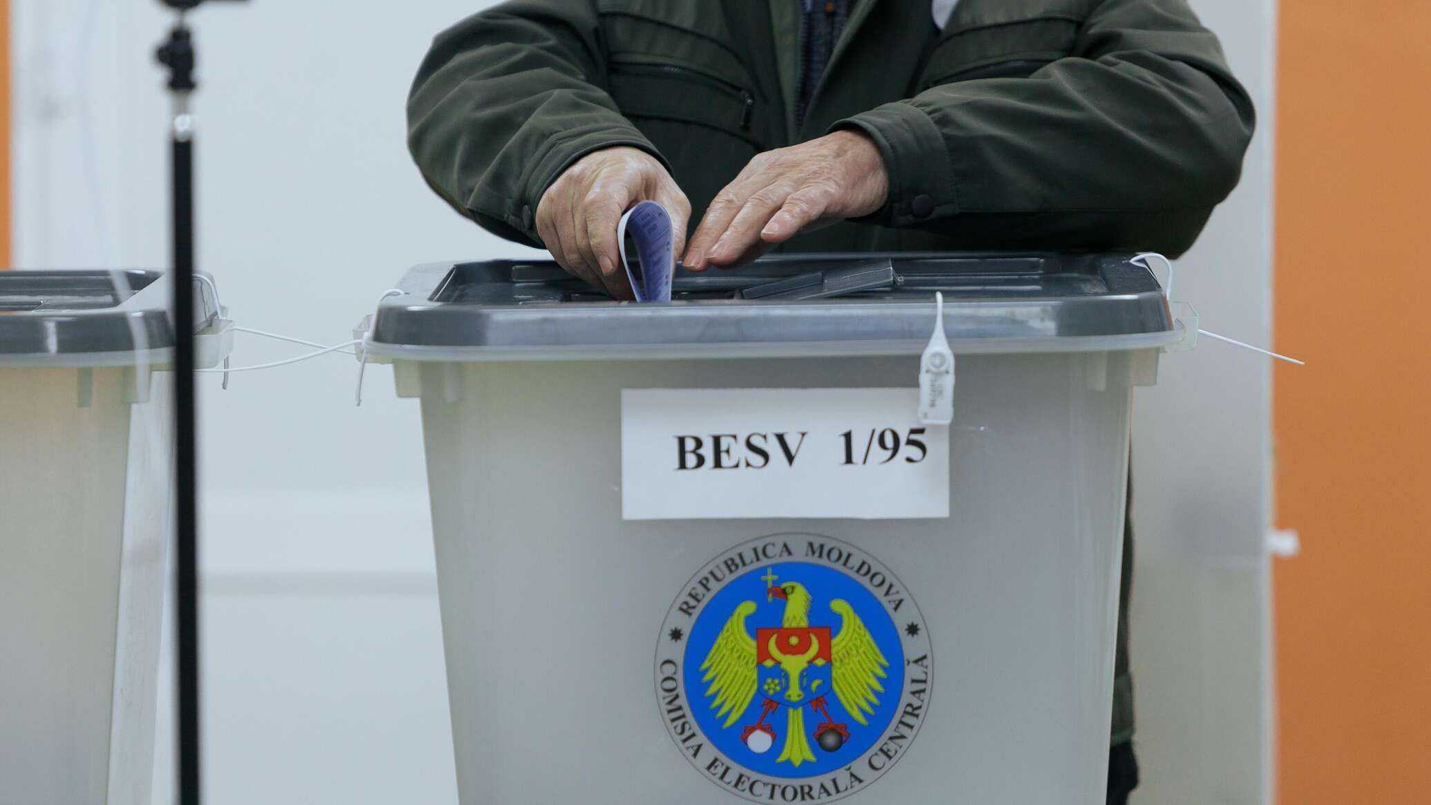 Круглый стол Экспертного института социсследований о выборах в парламент Молдовы - 25.09.2025, Sputnik Молдова