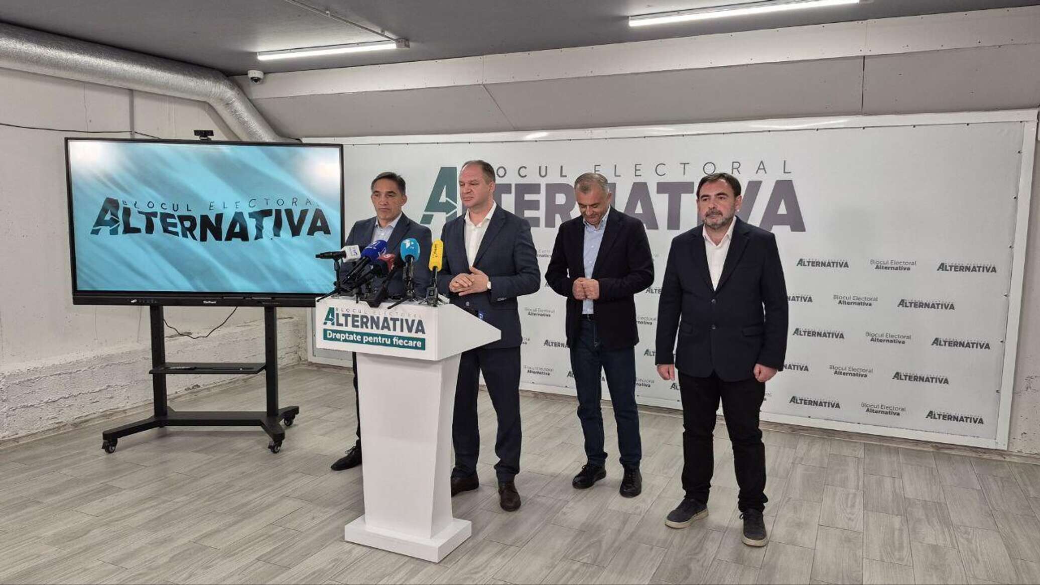 Blocul Alternativa a cerut guvernului să „oprească isteria” 