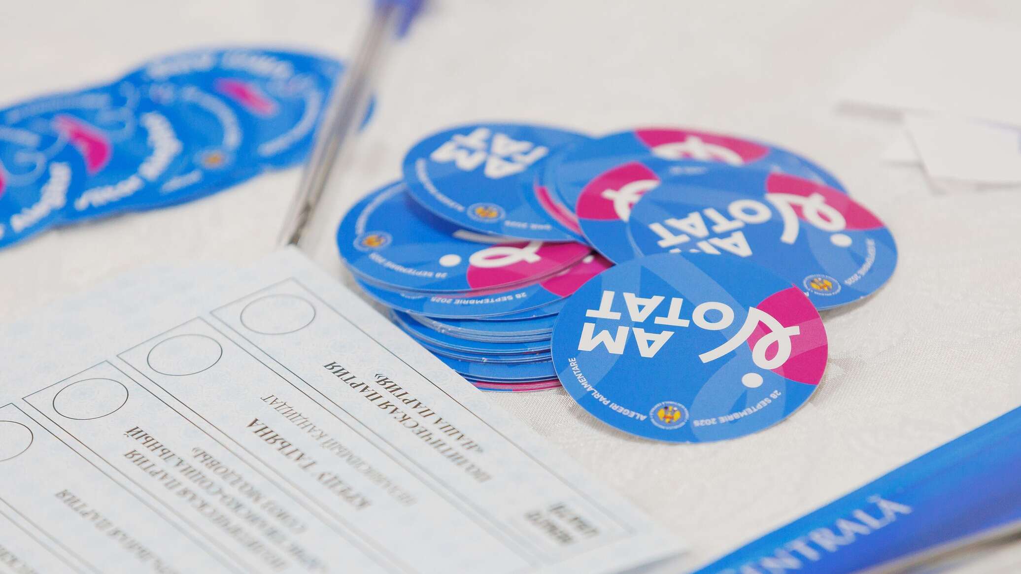 Alegeri parlamentare în Moldova: PAS conduce după ce 50% din voturi au fost procesate 