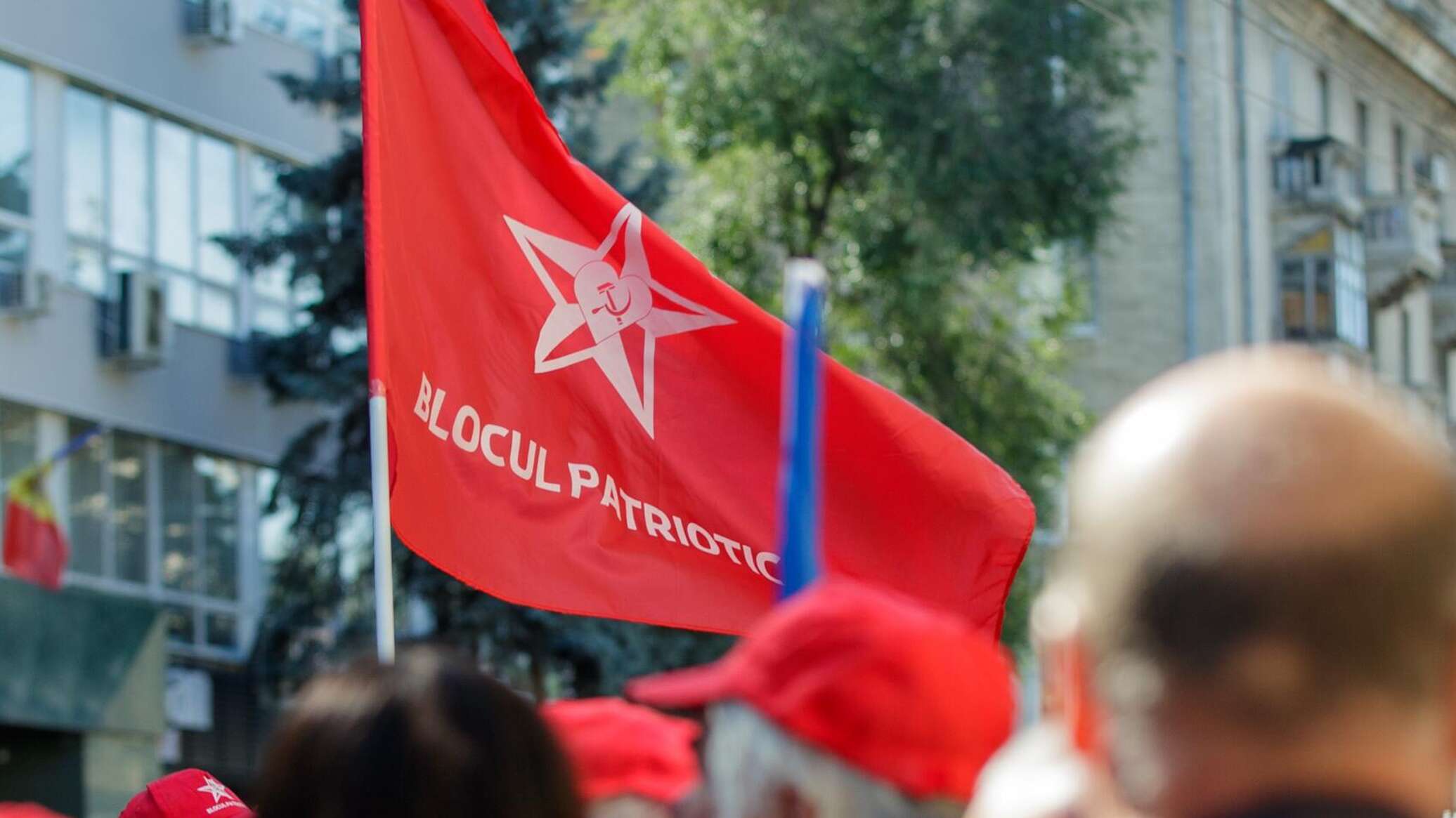 Митинг оппозиции у парламента Молдовы в защиту победы на выборах 