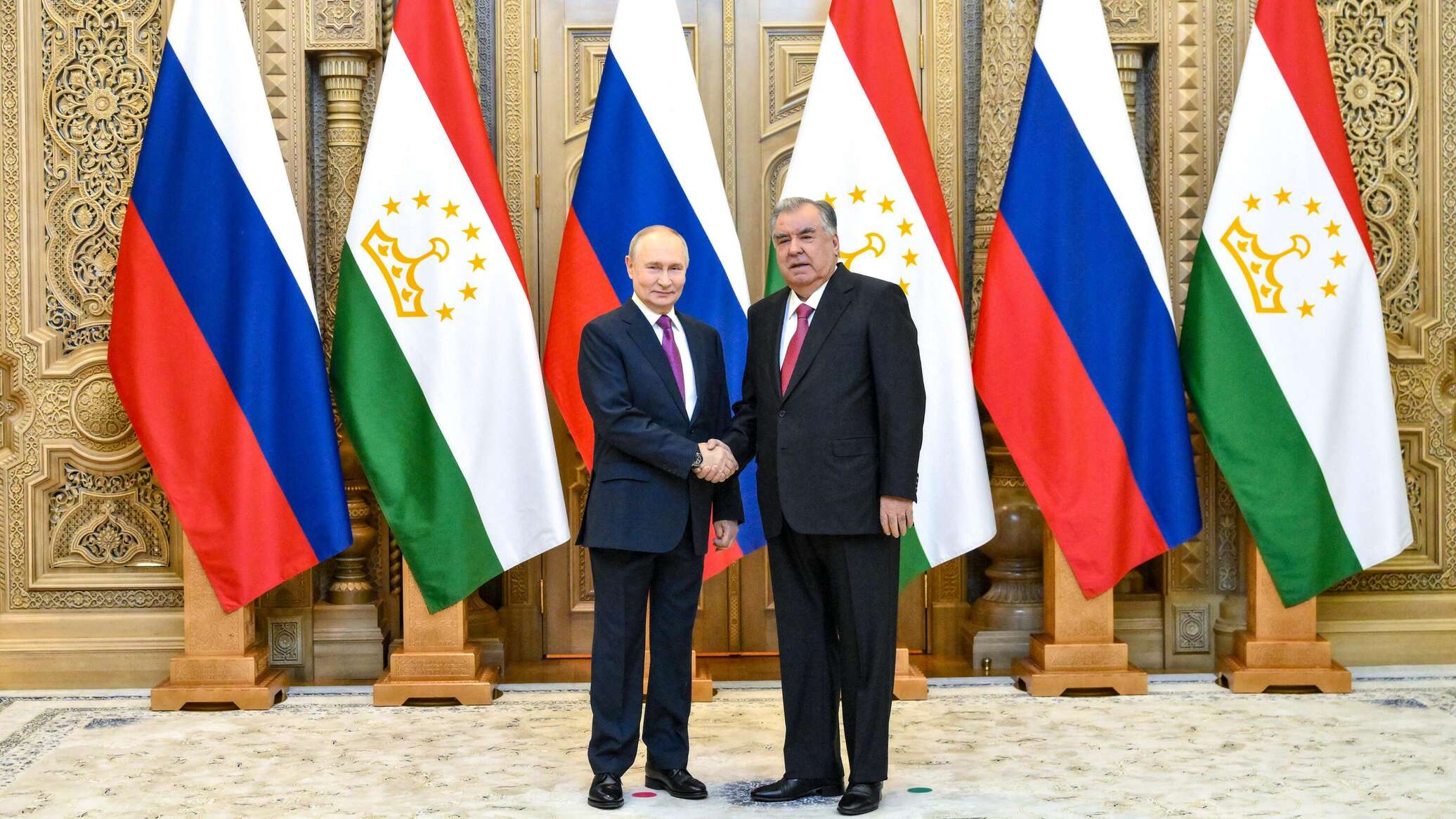 Президенты России и Таджикистана провели двустороннюю встречу в Душанбе 