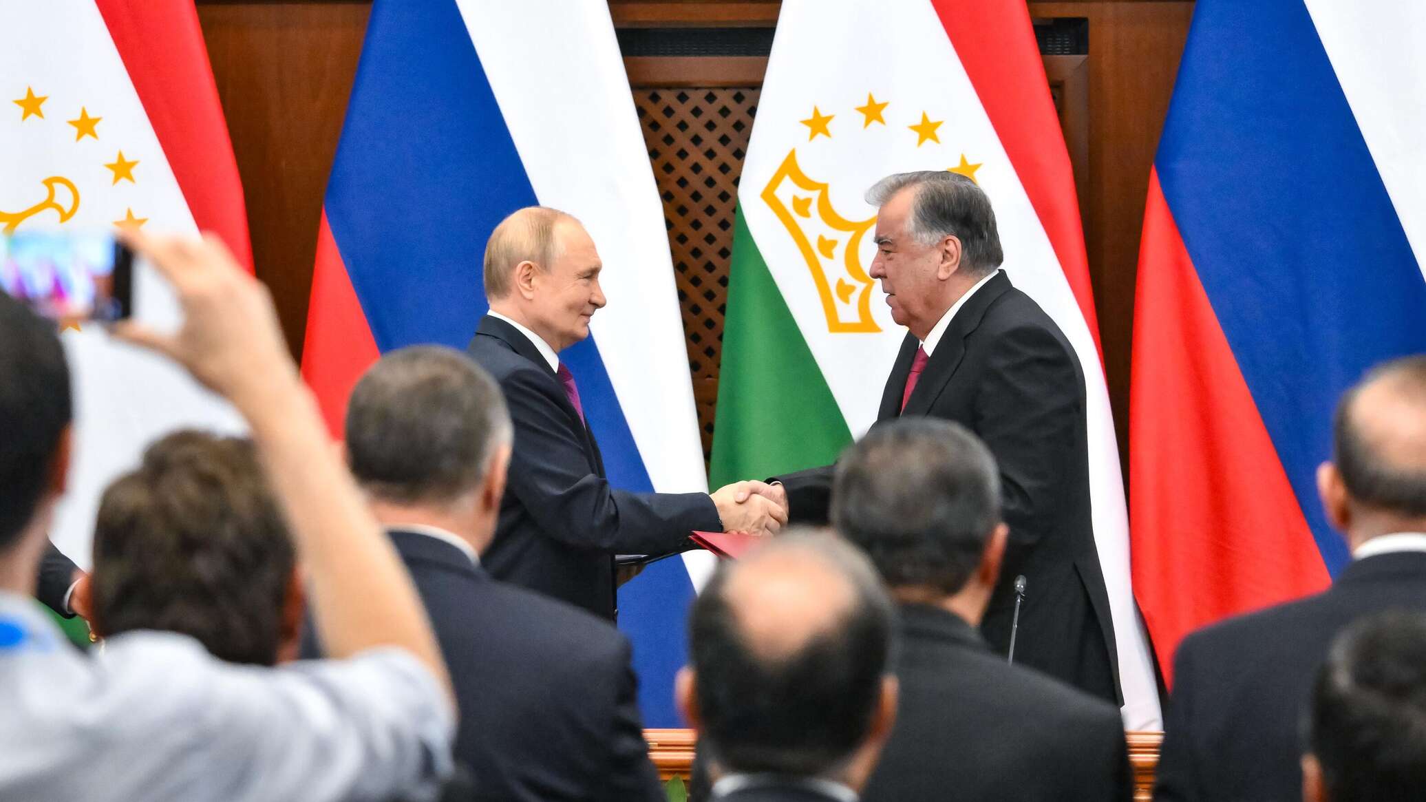 "Мы надежные союзники". О чем Путин договорился в Азии 