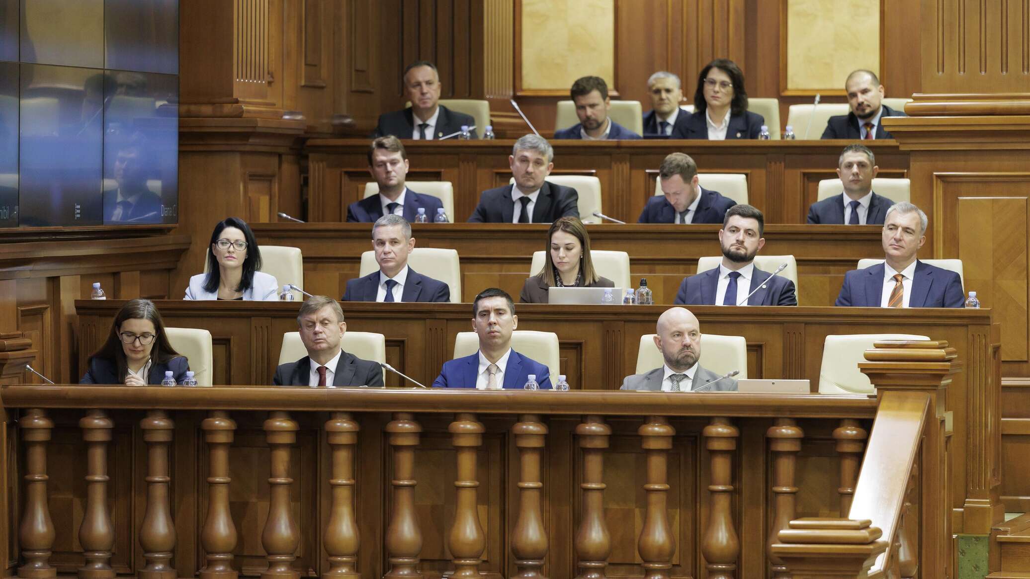 Итоги недели: новое правительство, кризис кадров PAS, воспитание патриотизма в Молдове - 31.10.2025, Sputnik Молдова