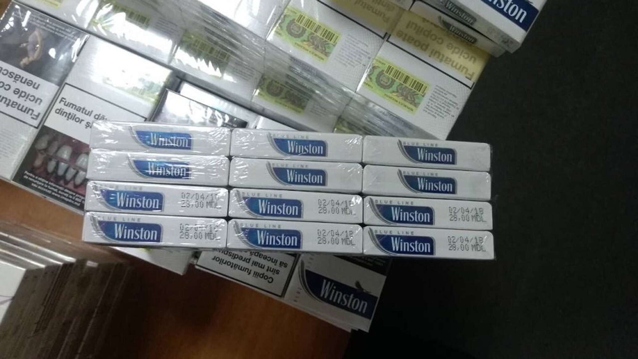 Масштабная контрабанда в Липканах: почти два миллиона сигарет спрятали среди растений 