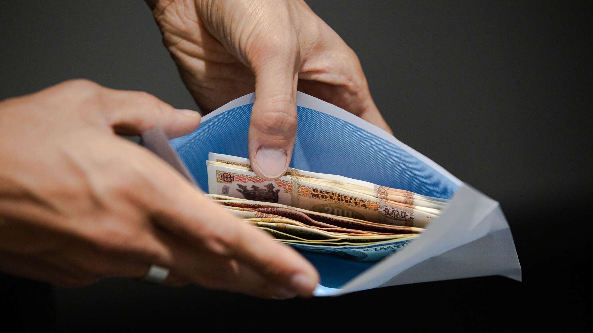 Молдова изучит опыт Евросоюза в борьбе с "зарплатами в конвертах" 