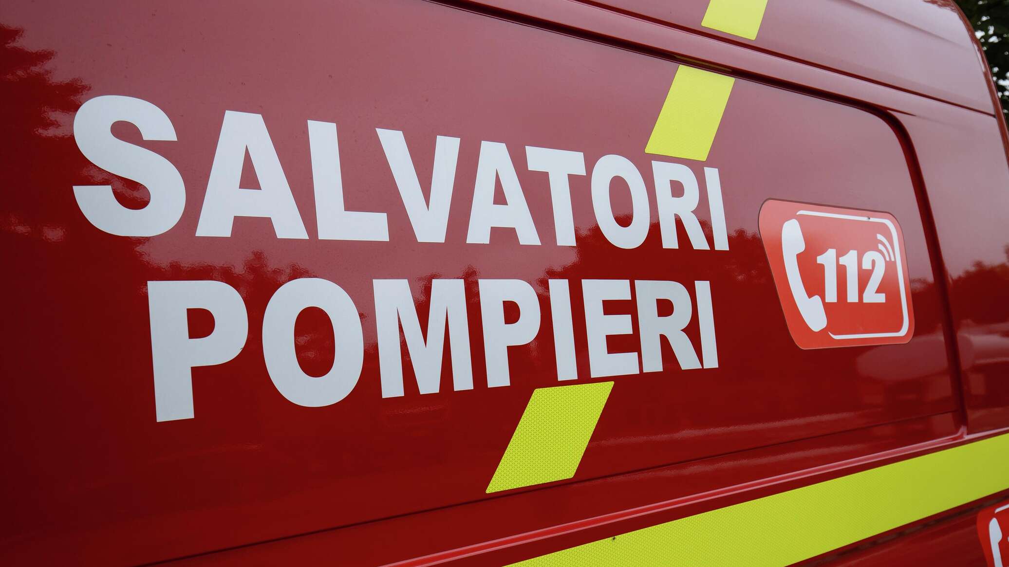 Непогода в Молдове: ветер валил деревья и сносил крыши 