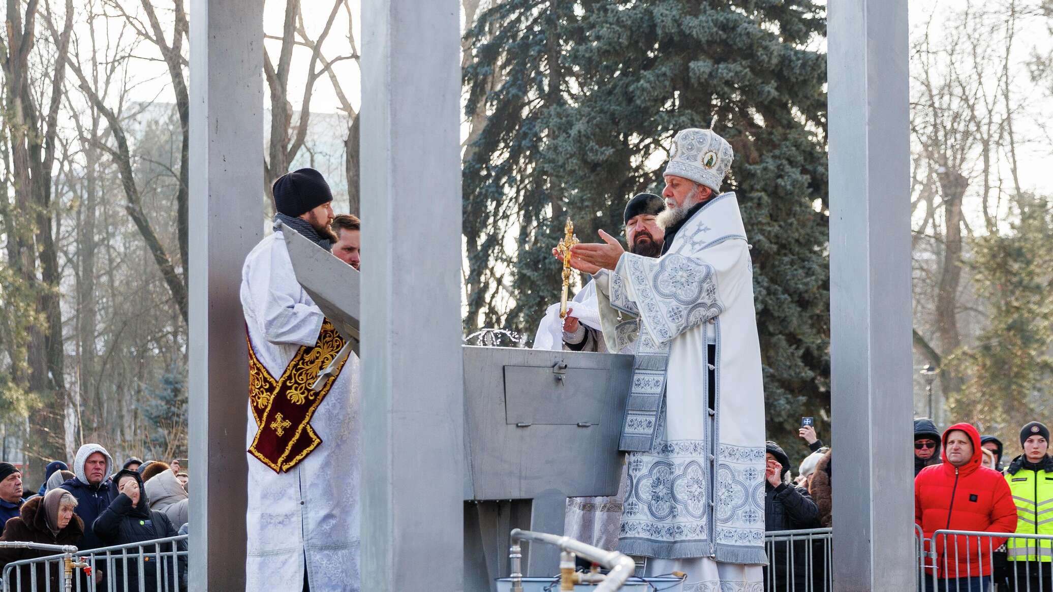 Крещение в Молдове: как прошла литургия и купания