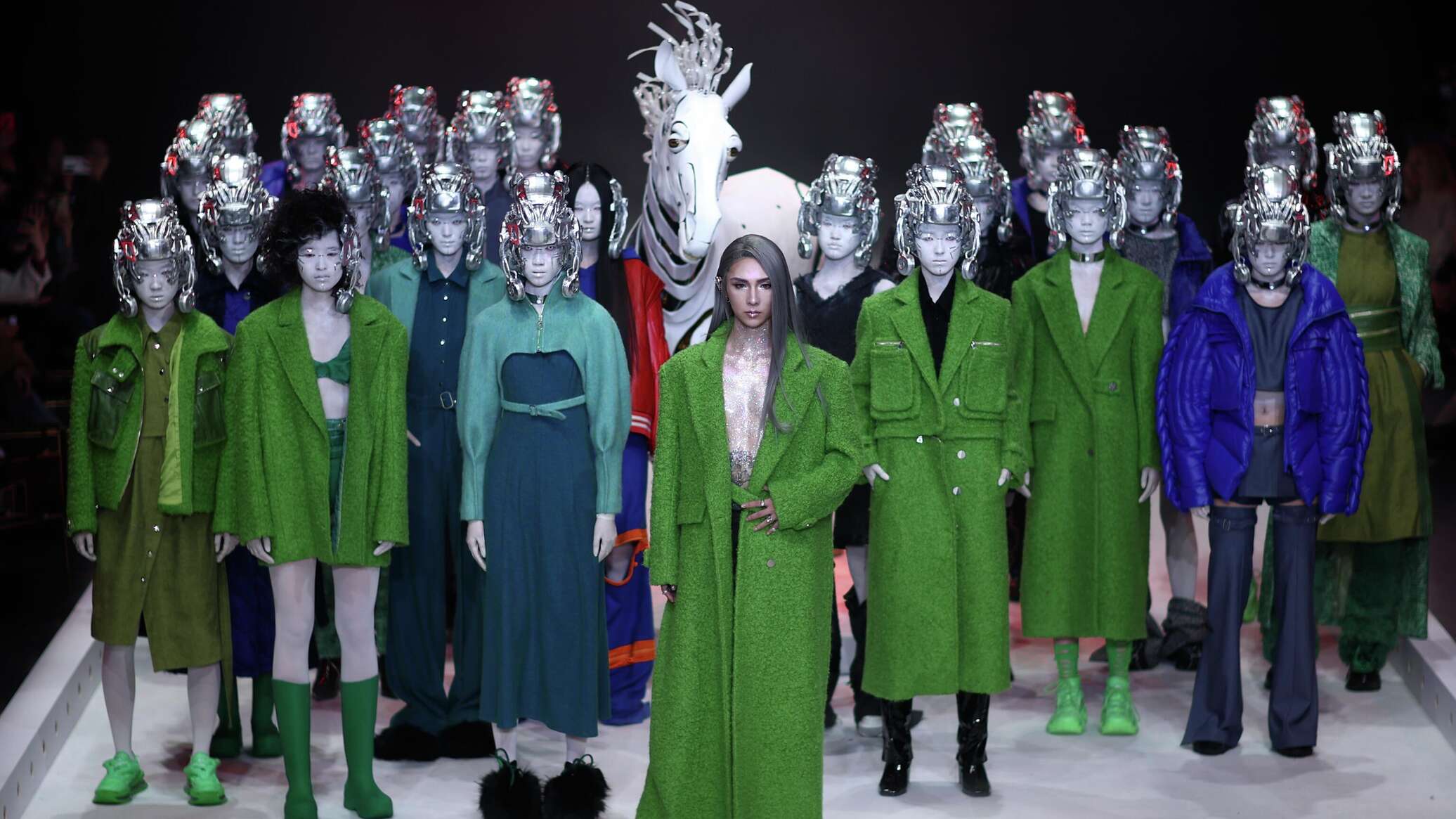 Копыта, гривы и глянец: символ 2026 года в моде и культуре &ndash; фото - 01.01.2026, Sputnik Молдова