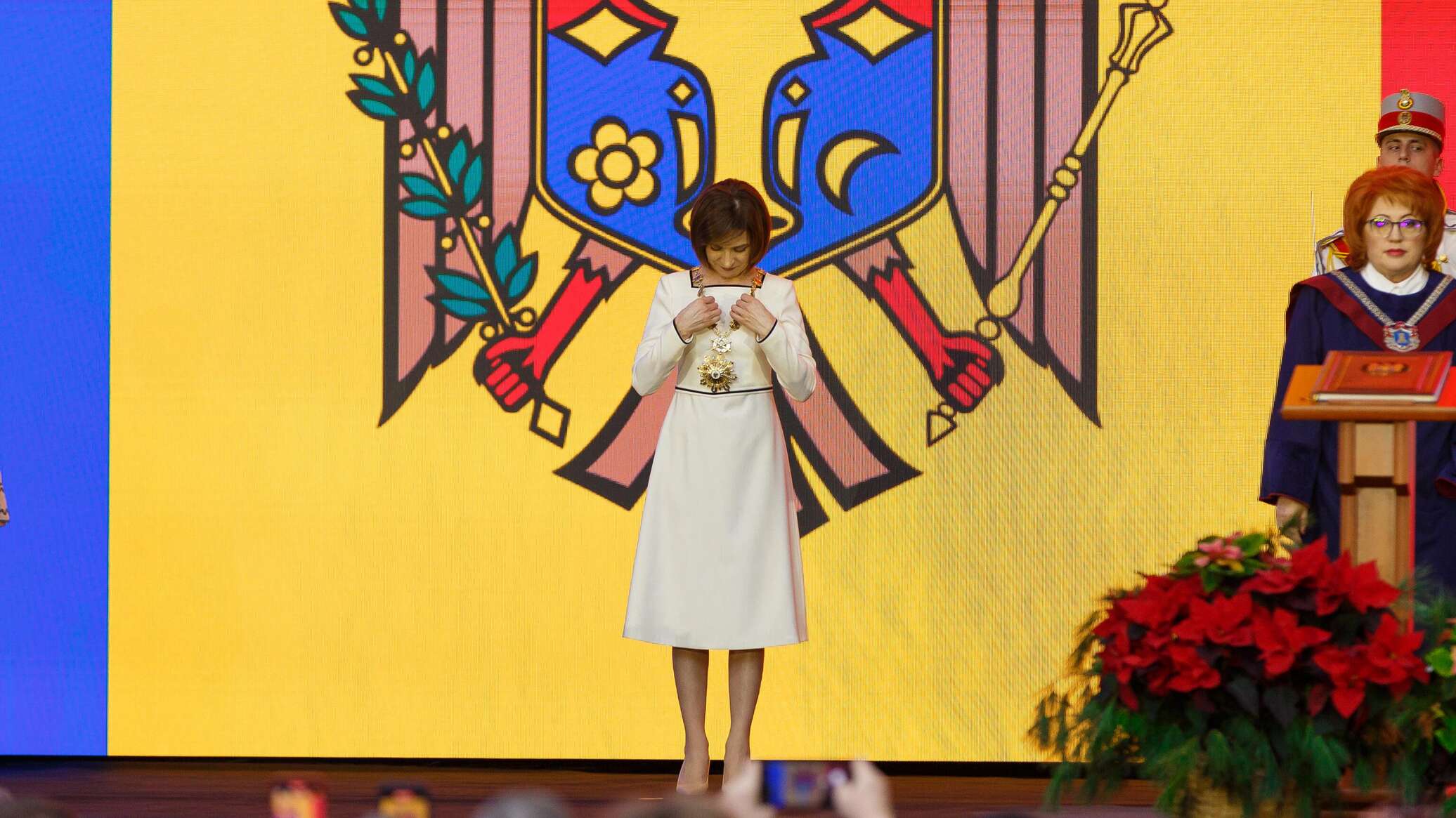 Оппозиция требует отставки президента Молдовы из