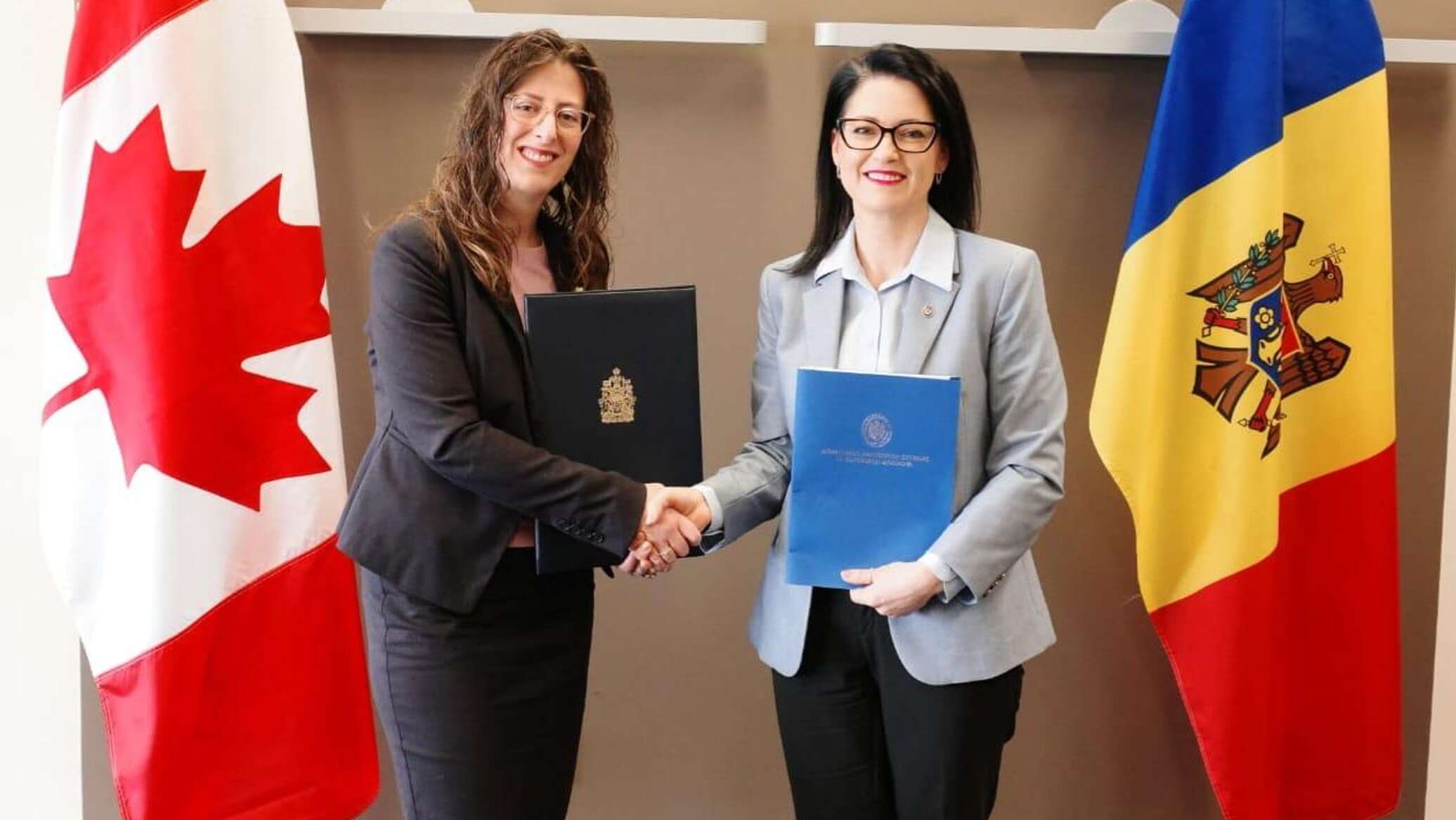 Граждане Молдовы, работающие в Канаде, смогут получать социальные выплаты 