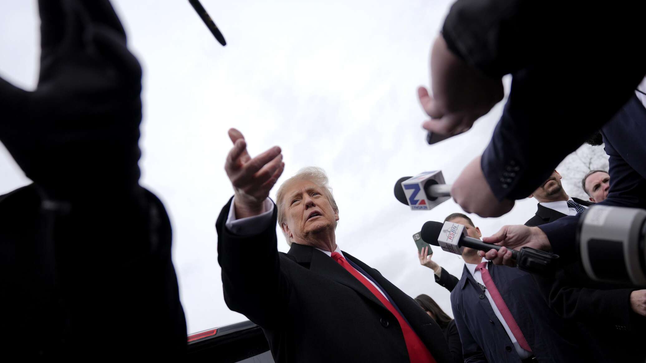 Самая большая загадка: почему Трамп начал войну