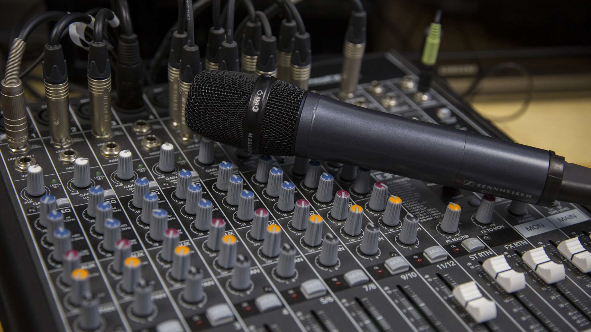 Минкульт Молдовы рекомендует отменить в Кишиневе концерты Арбениной, Сабурова и Винника