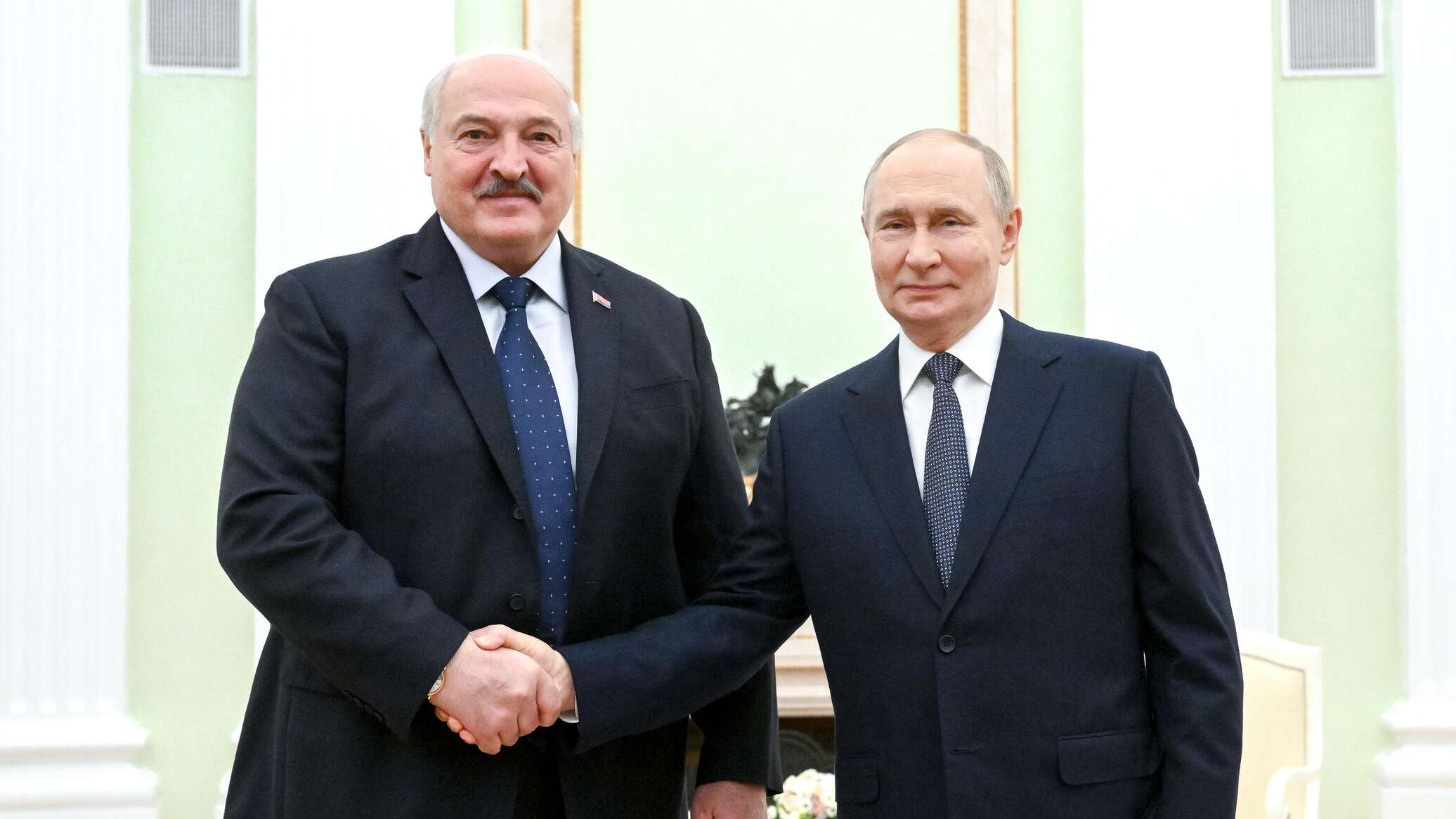 Путин поздравил Лукашенко с Днем единения России и Белоруссии 