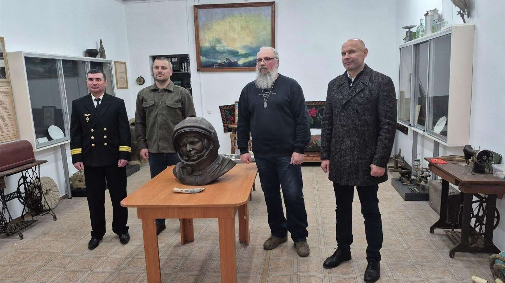 Бюст Юрия Гагарина передан Новым Аненам в рамках проекта фонда "Диалог культур" 