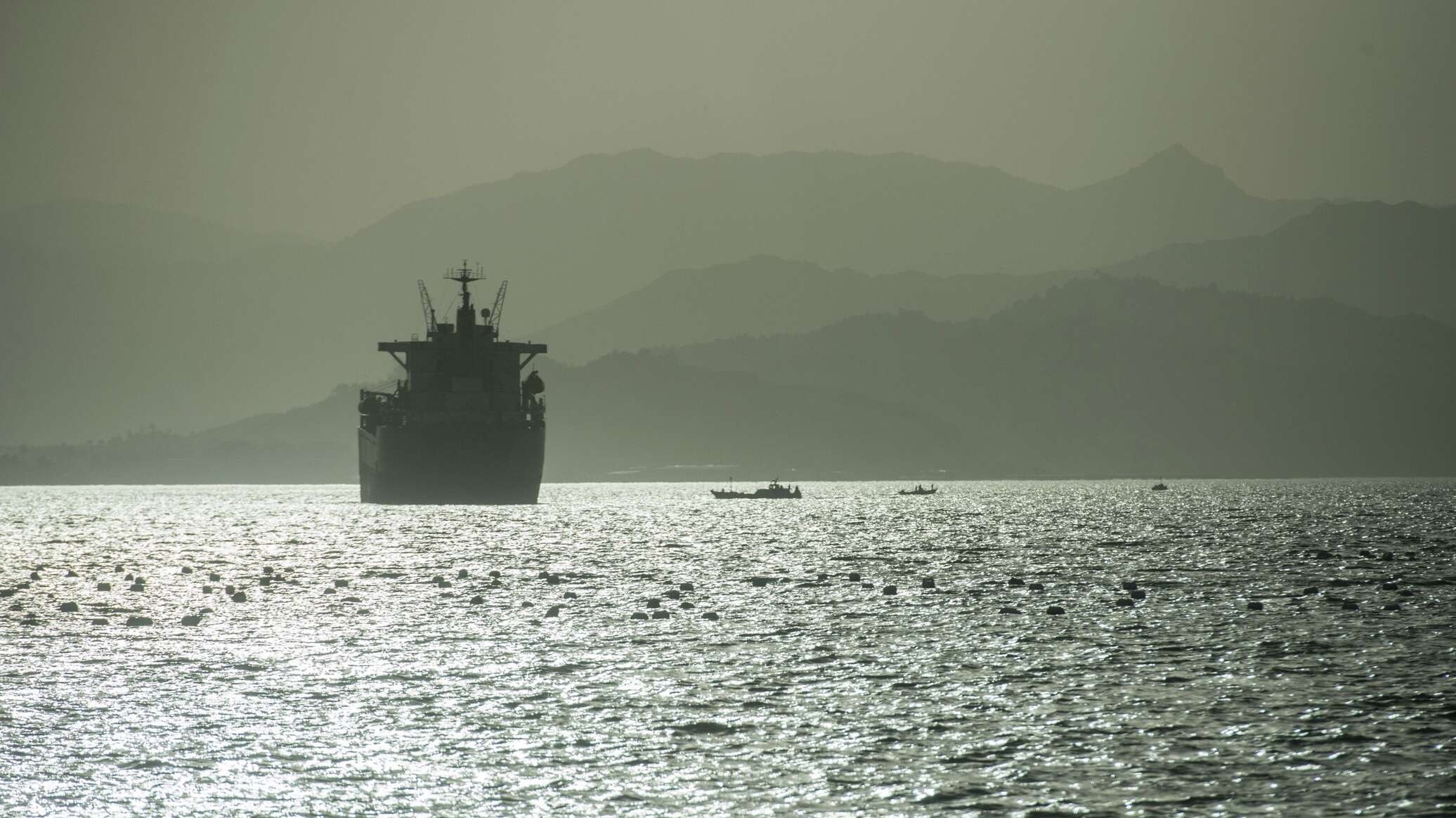 Были да сплыли. В Ормузе "утонули" десятки миллиардов евро 