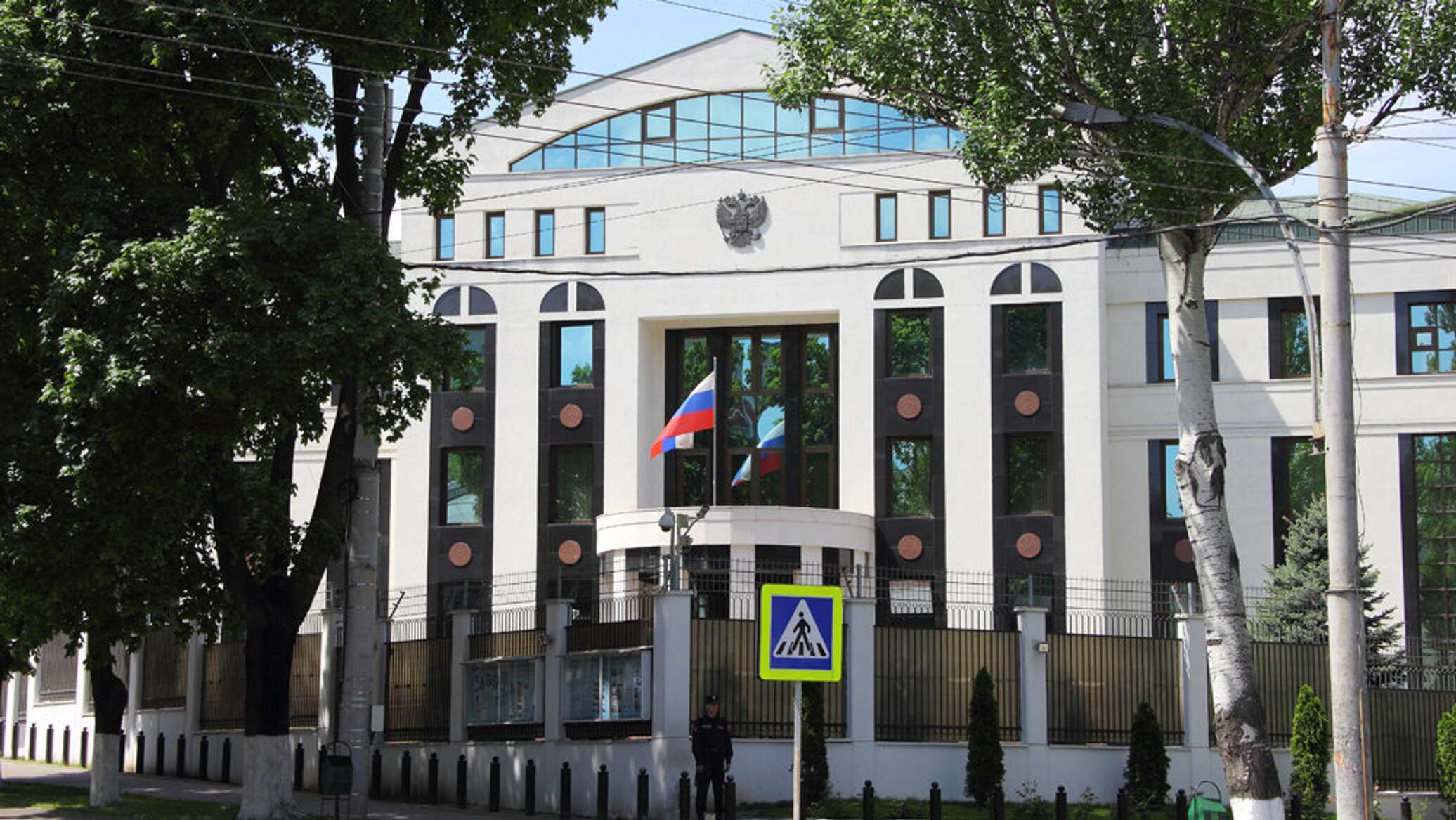 Посольство РФ в Молдове предупредило о фейковых ресурсах для оформления гражданства России 