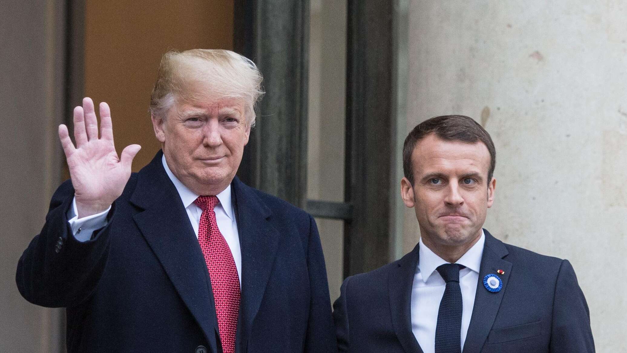 Макрон пытается спасти Украину с помощью банкета и подарков Трампу 