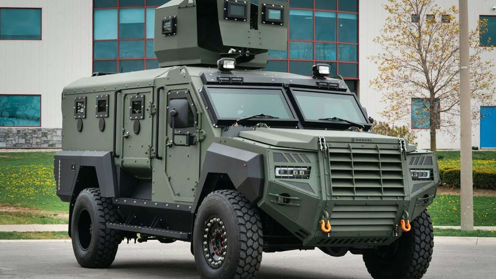 Moldova va achiziționa peste 100 de unități de tehnică blindată pentru Armata Națională 