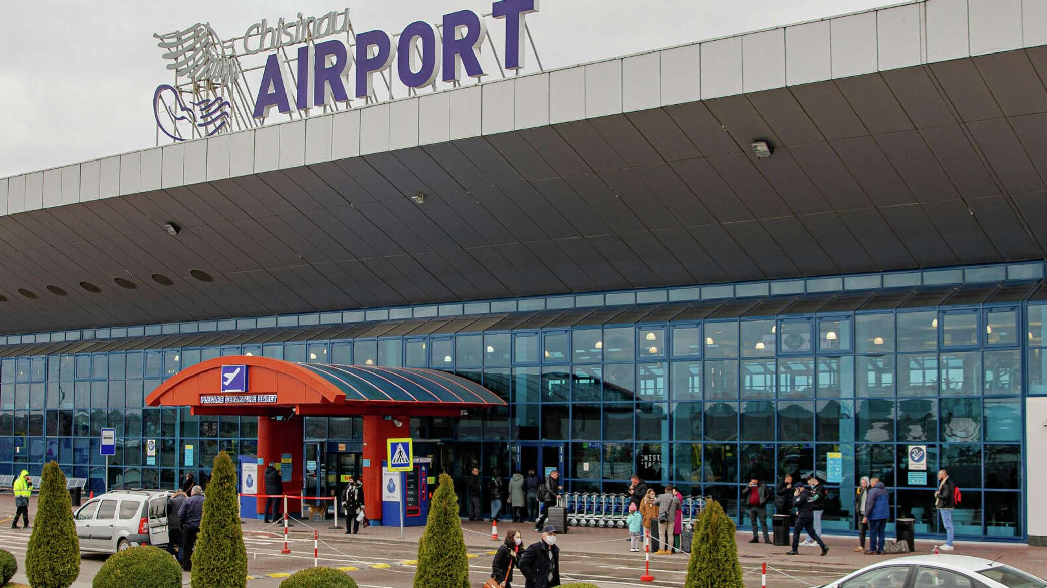 Пассажиропоток в аэропорту Кишинева в августе превысил проектную пропускную способность 
