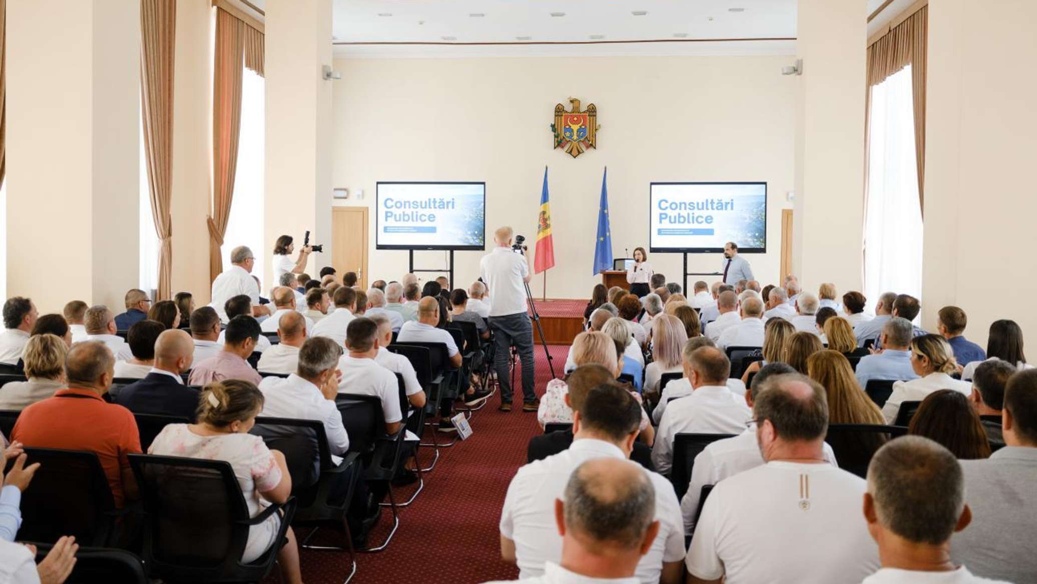 Власти Молдовы проводят беседы с примарами, призывая к объединению небольших сел 