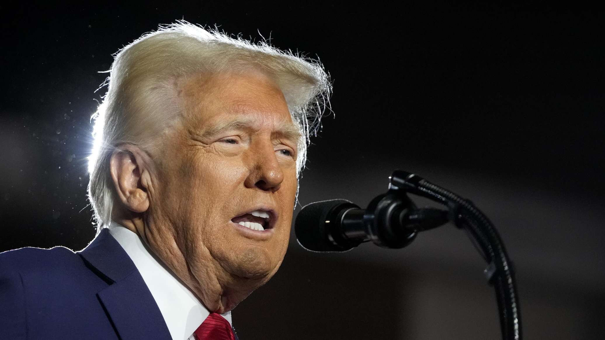 Presa: Trump crede că creșterea economică va rezolva problema datoriei naționale a SUA 