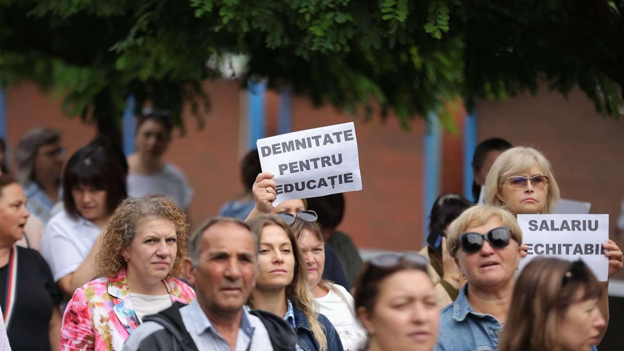Протест учителей в Кишиневе: "требуем повышения зарплат"