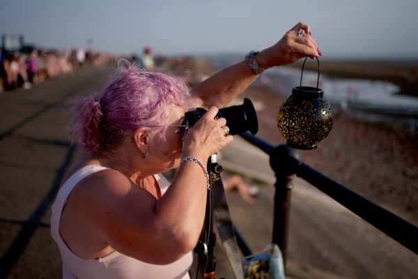 Эпичное зрелище: солнце исчезло на глазах миллионов людей - 13.08.2026, Sputnik Молдова