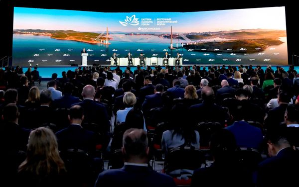Энергетика, развитие Дальнего Востока и Арктики: Путин выступил на пленарной сессии ВЭФ - 03.09.2026, Sputnik Молдова